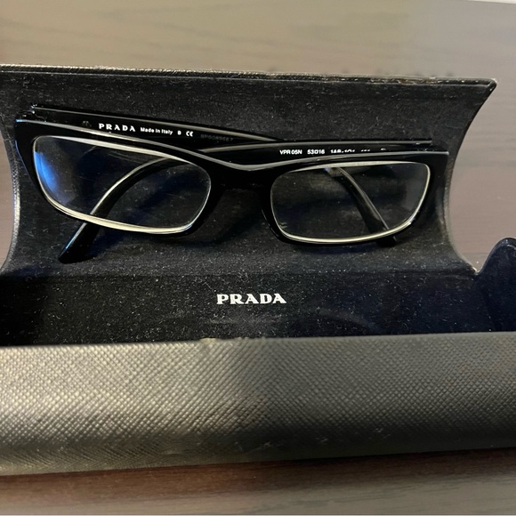 Prada eyeglasses with case - Picture 5 of 5